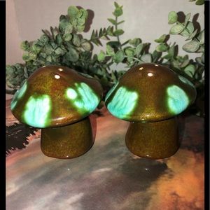 Ceramic mushroom salt and pepper shakers